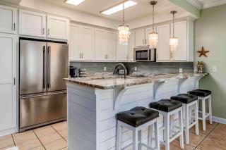 Ground-floor condo with beachfront access pool patio & 2 full kitchens - 1