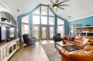 Two-story dog-friendly home with partial ocean views decks private washer dryer - 8