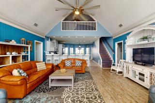 Two-story dog-friendly home with partial ocean views decks private washer dryer - 9