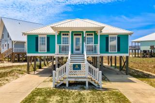 Newly remodeled bay view home with high-speed WiFi central AC and gas grill - 0