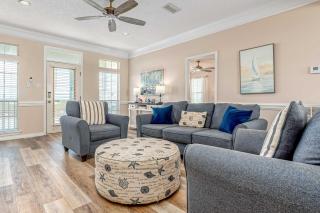Newly remodeled bay view home with high-speed WiFi central AC and gas grill - 4