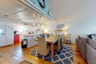 Island Gem on the Water With Private Dock Large Deck Gas Grill & WiFi - Dogs OK - 6