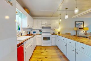 Island Gem on the Water With Private Dock Large Deck Gas Grill & WiFi - Dogs OK - 3