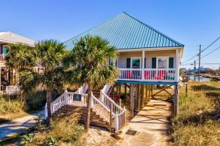 Gulf-View Home - Bay Views Free Internet Central AC Washer & Dryer - 0