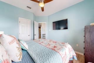 Dog-friendly waterfront home with Gulf views & private beach lagoon access - 1