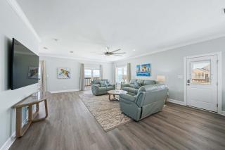 Gulf-front home with double balcony W&D internet & amazing views - dog-friendly - 4