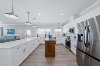 Gulf-front home with double balcony W&D internet & amazing views - dog-friendly - 2
