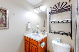 Perfectly located condo with beach access - deck internet W&D & AC - 1