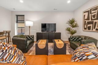 Top Floor Modern Apartment Free Coffee Wifi - 9