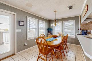 Dreamy Duplex on the Bay with Views Full Kitchen & Free WiFi - Dogs Welcome - 2