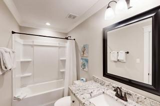Inviting home near the beach with balcony full kitchen central AC & W&D - 2