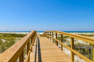 Gulf-Front Condo with Balcony Shared Pools and Beach Access - 7