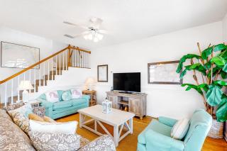 Beachy Duplex with Full Kitchen High-Speed WiFi Central AC and Washer Dryer - 0