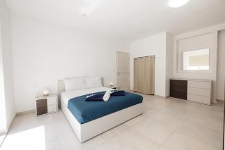 Bright 1Bed with Shared Heated Indoor Pool & Gym - 3