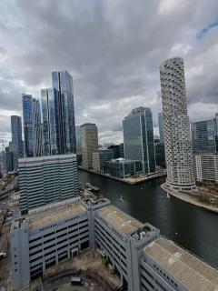 Luxury One Bedroom Apartment, Canary Wharf - 2