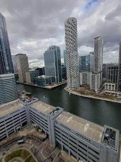 Luxury One Bedroom Apartment, Canary Wharf - 1