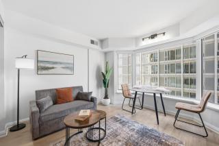 Luxe 1BR, Boutique 5-Star Stay - 0