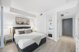 Luxe 1BR, Boutique 5-Star Stay - 4