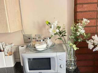 Morden cozy retreat in Maphungubwe hotel - 1