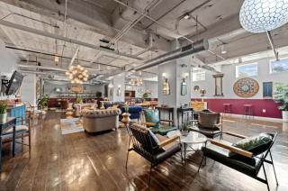 Penthouse in Heart of Downtown Near Convention Center - 1