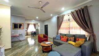 FranGee gold house with cool breeze & solar backup - 0