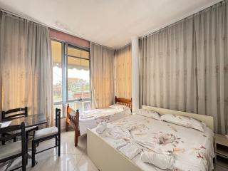 Guest House Kasa Garden - 1