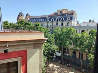 Penthouse in the heart of Barcelona. Rambla E - 7