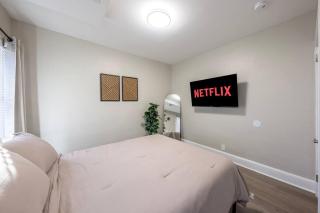 Modern 3BR| Easy Access to NYC + City Views - 4