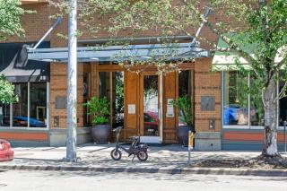 Belltown Court Heaven offering Free Parking - 8