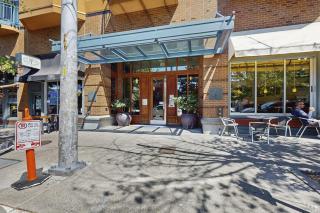 Belltown Court Heaven offering Free Parking - 4