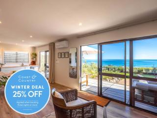Waiheke Beachfront Apartment - Coast and Country - 0