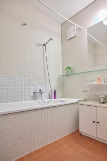 Bright 3-Room Apartment with garage near Novartis - 8