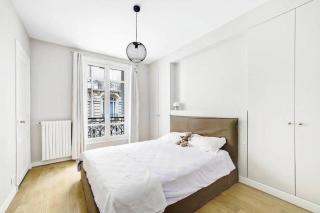 Luxury Parisian Flat - 5