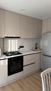 5 Min to Airport Apartment - 4