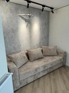 5 Min to Airport Apartment - 2