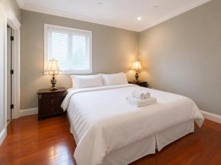 Cozy 1BR in Vancouver Westside Quiet & Central - 2