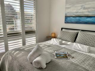 100m to Beach&Shop Spacious Pristine One Story Family Home - 9