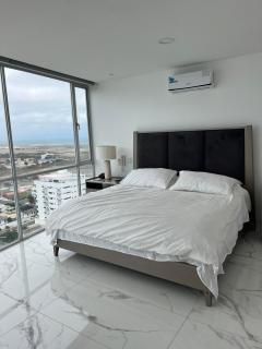 Penthouse by the sea, pool and jacuzzi - 4