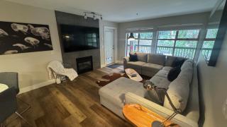 Whistler Beautiful, Modern &Spacios Condo - 8