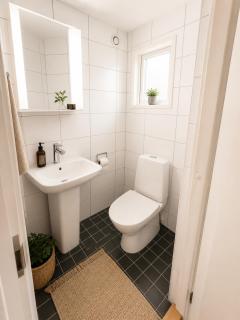 Holiday Club Spa Luxury Suite w Sauna Jacuzzi FREE Parking - 2