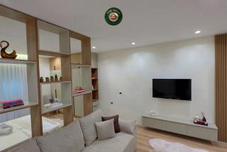 The Nest - Modern Studio with Balcony - 7