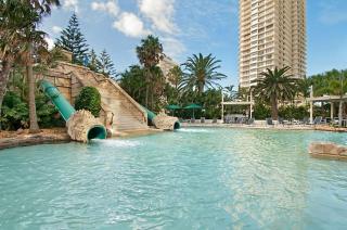 Coastal View Haven with Balcony in Surfers Paradise - 6