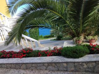 Apartments with parking space Medveja, Opatija - 7721 - 1