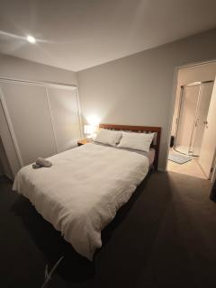 Azure Soar - University & Riccarton Central - B&B Private Ensuites - 1