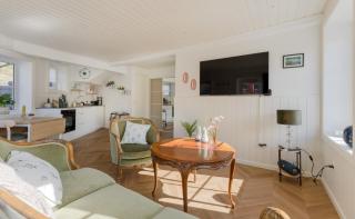 Red Ruby - apartment - downtown - marina stay - 8