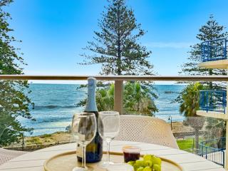 Glenelg Panorama - Seaside Bliss with Jetty Views - 5