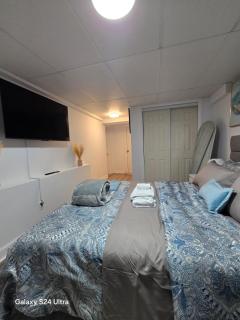 Beautiful Apartment with Board Games and massage Chair to Close to Downtown - 3