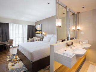 Novotel Suites Manila at Acqua - 9