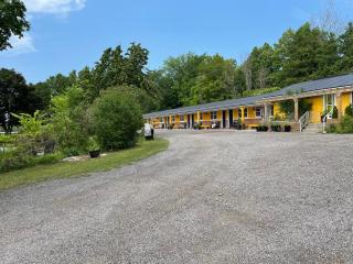 Balsam Lake Motel - 4