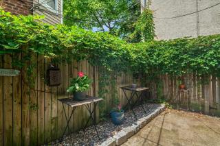 Cozy rowhouse in the quiet Fairmount neighborhood - 7